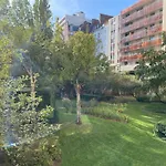 Appartement 6 Ps Dans Residence De Standing Republique - Canal Saint Martin