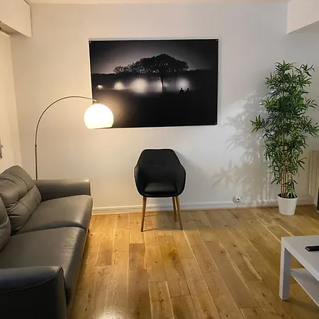6 Ps Dans De Standing Republique - Canal Saint Martin Apartment