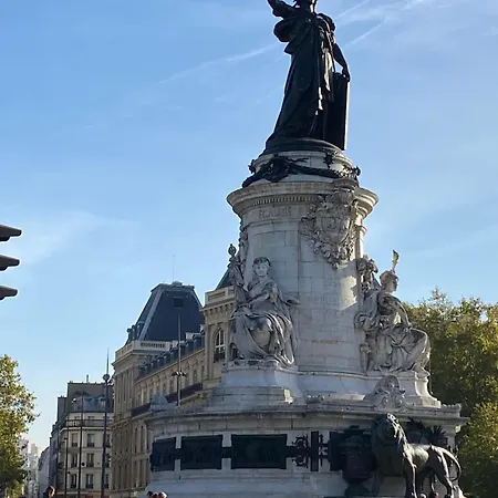 6 Ps Dans De Standing Republique - Canal Saint Martin Apartment *