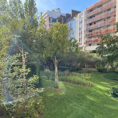 6 Ps Dans De Standing Republique - Canal Saint Martin *